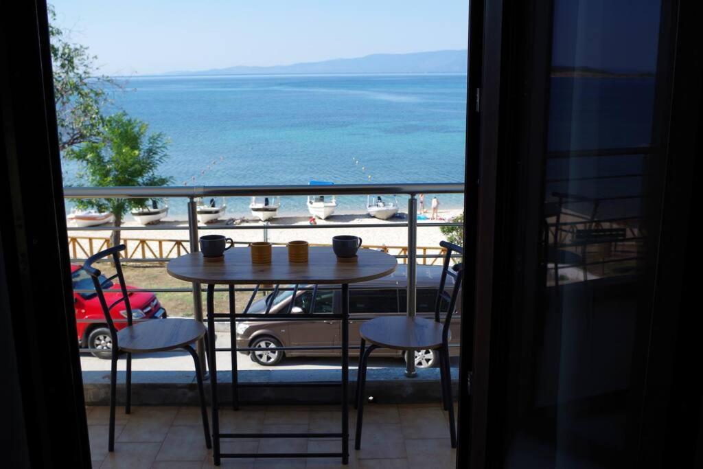 Appartamento Seafront Centre Ouranoupoli Esterno foto